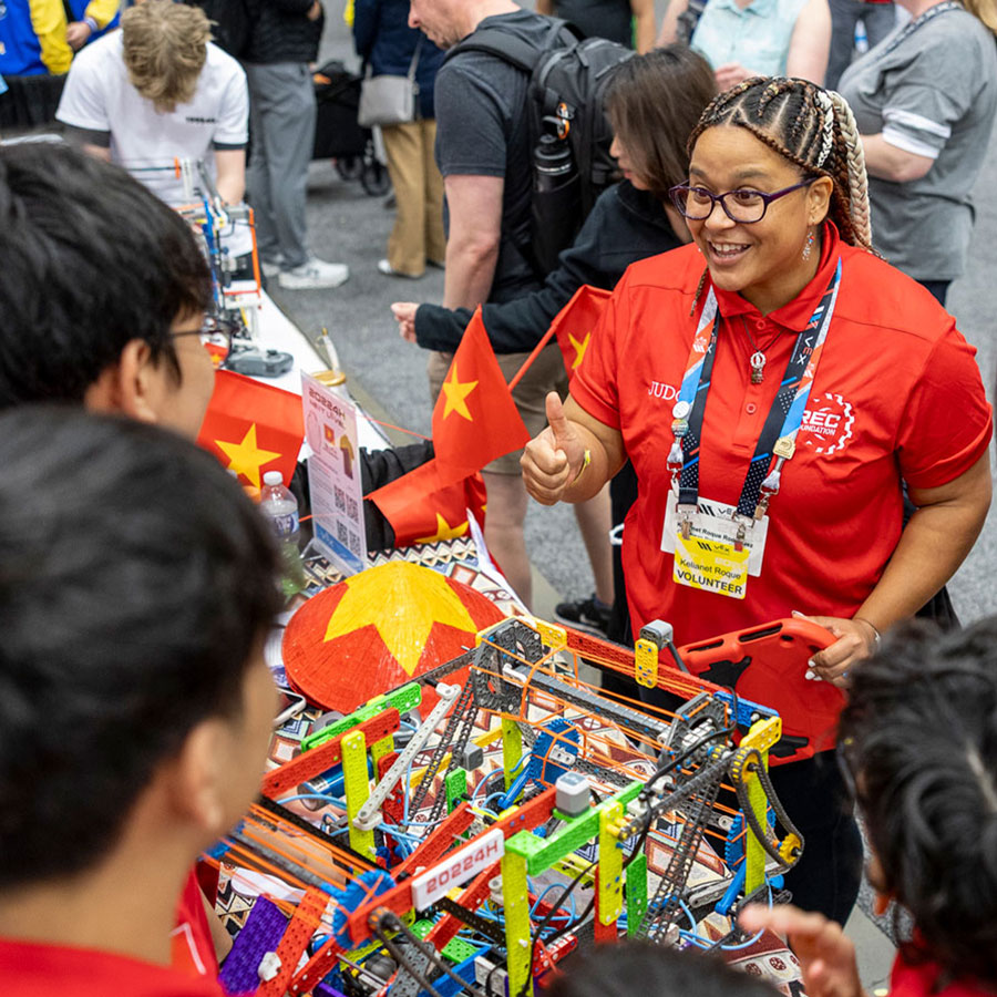 A Judge speaks with teams at the VEX Robotics World Championship